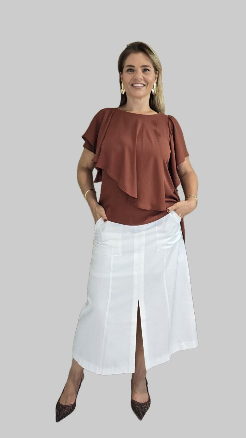 Imagem de Blusa Manga Angel Assimétrica em Crepe Fluido - Elegância e Conforto em Uma Só Peça
